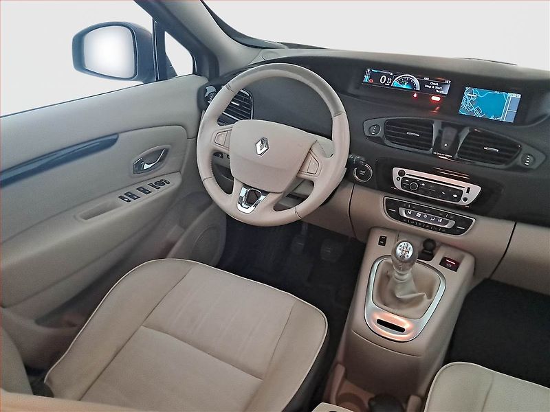 Renault Scénic (2013) 1.6 dCi, nová STK, Tažné - fotka 7 z 15