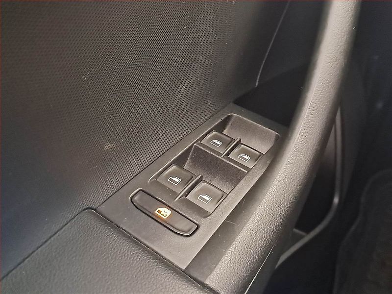 Škoda Rapid (2014) Spaceback 1.2 TSI, Tempomat - fotka 14 z 15