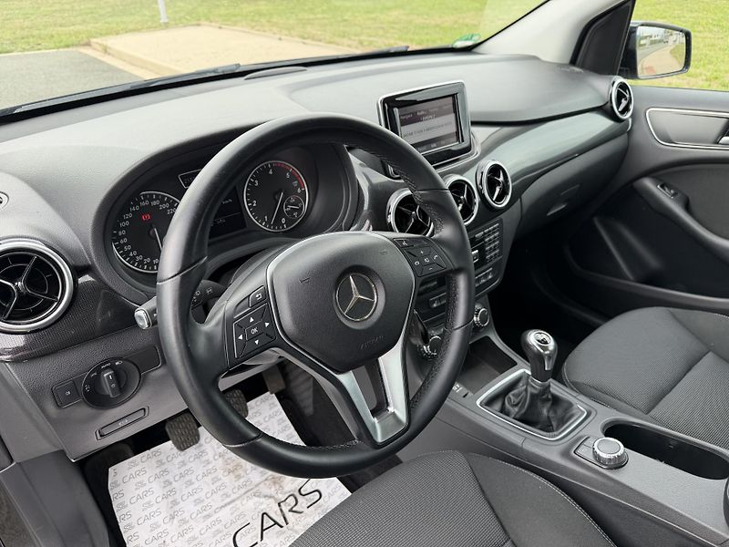 Mercedes-Benz Třídy B 200 CDI NAVI XENONY 2X KOLA - fotka 11 z 36