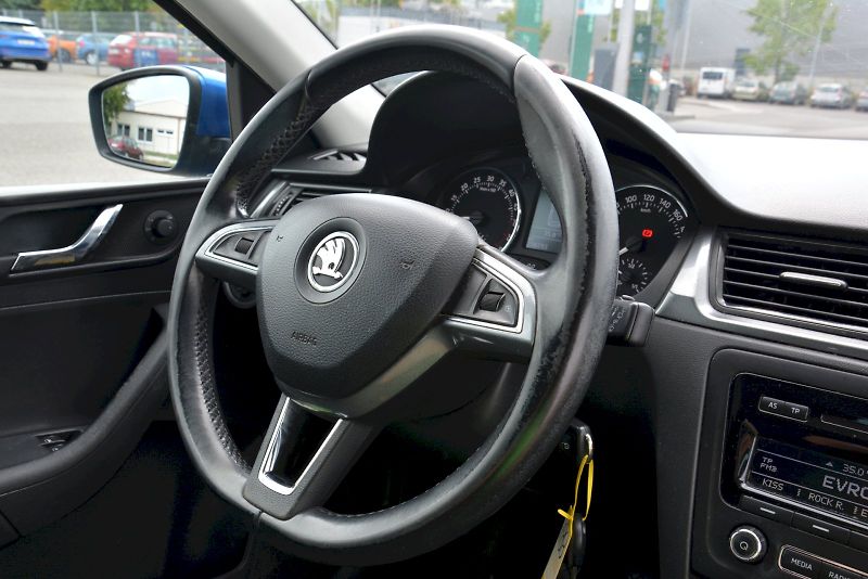 Škoda Rapid (2014) 1.6 TDI 66kW Ambition PLUS - fotka 20 z 20