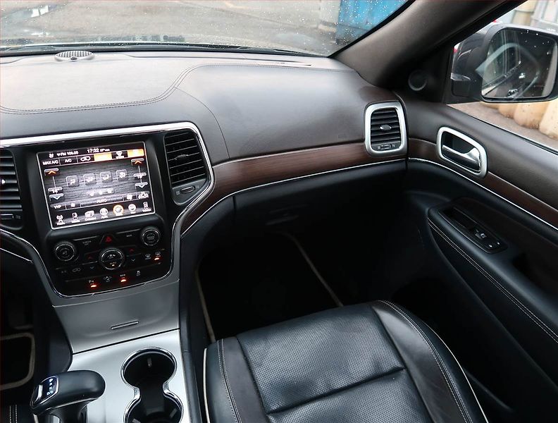 Jeep Grand Cherokee (2015) Overland 3.0 CRD, 4X4 - fotka 8 z 29