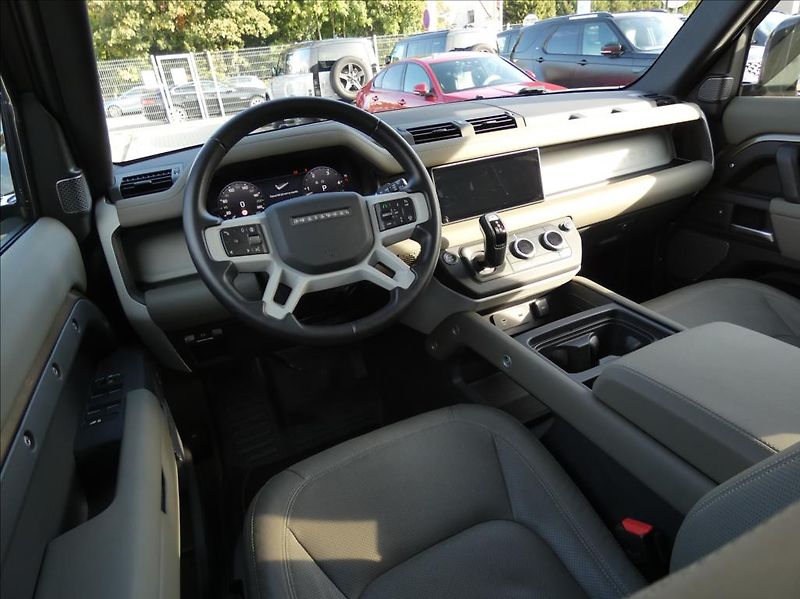 Land Rover Defender 3,0 D200 S,5let záruka,1maj,ČR - fotka 11 z 34