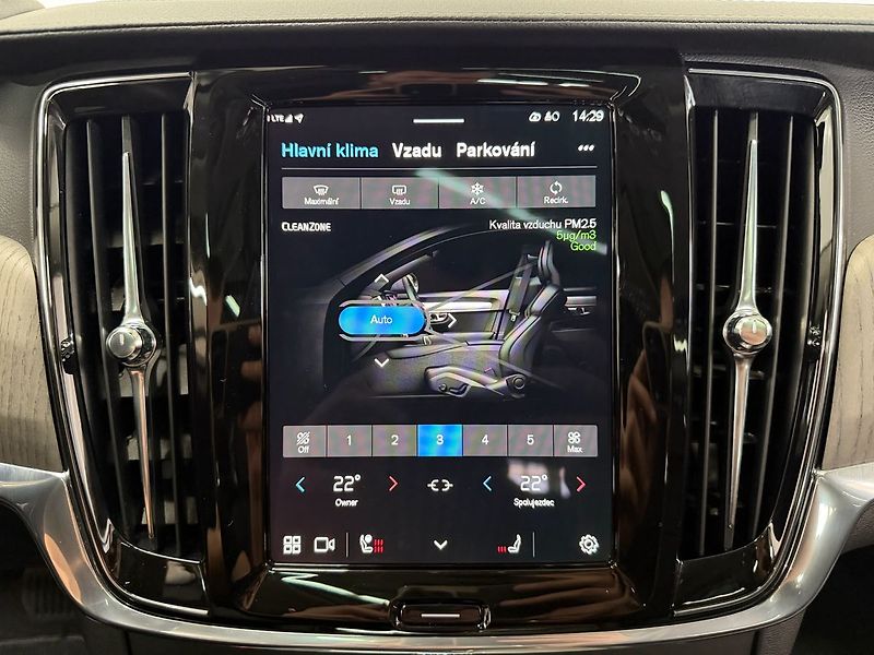 Volvo V90 B4 AWD ADVANCED, H&K, PANO, KE - fotka 17 z 26