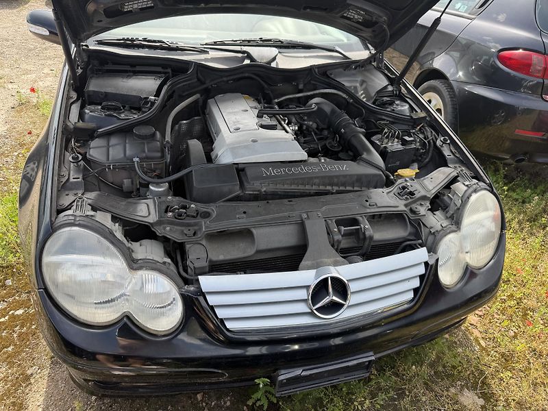 Mercedes-Benz Třídy C (2001) 2.0 95kw - fotka 14 z 17