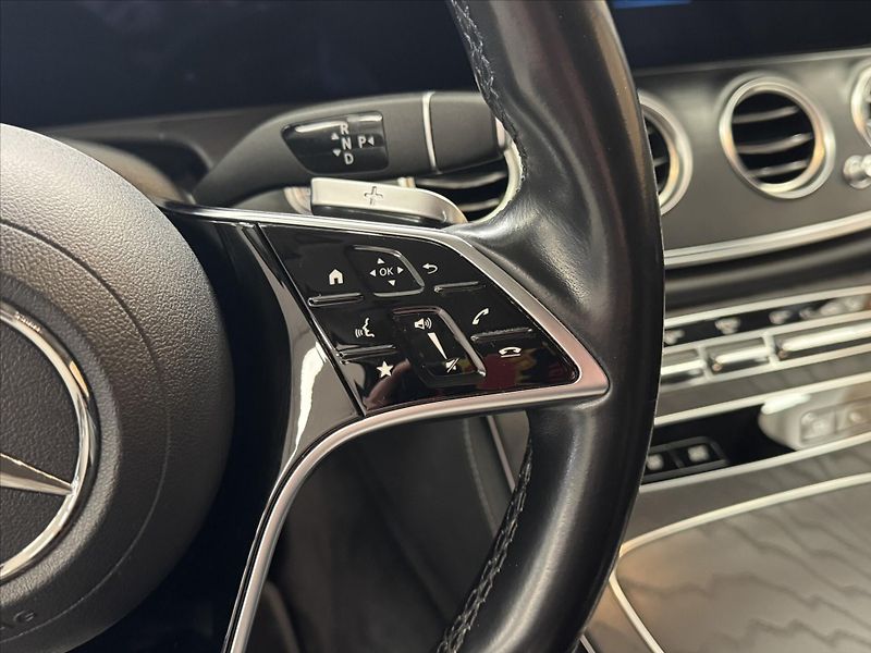 Mercedes-Benz Třídy E 400d AIRMATIC 4MATIC LED - fotka 9 z 27