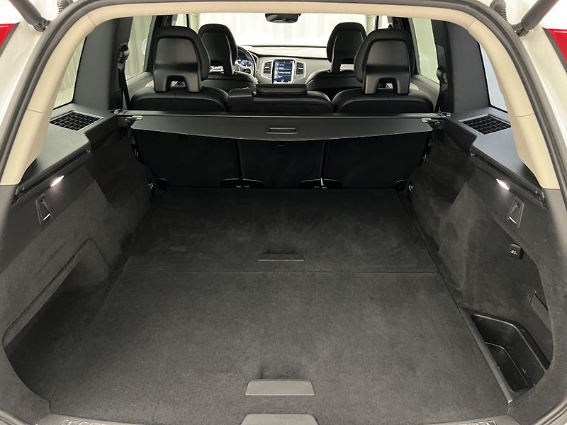 Volvo XC90 B5 AWD MOMENTUM AUT CZ - fotka 5 z 37