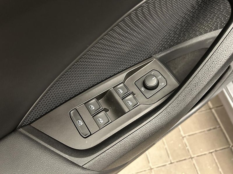 Škoda Octavia 2.0 TDI Ambition - fotka 7 z 26