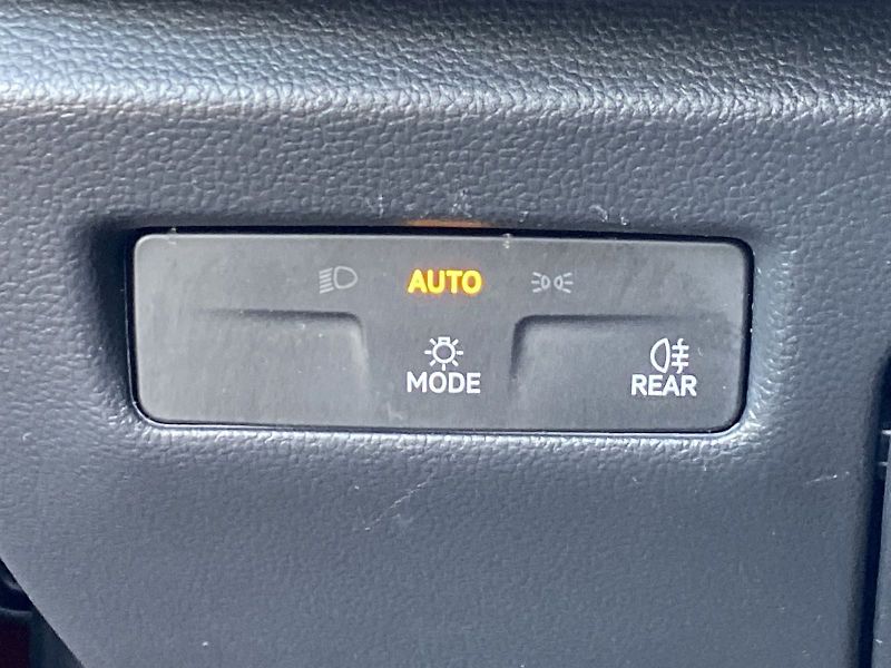 Škoda Superb (2025) Combi 1.5 TSI DSG Selection - fotka 22 z 38