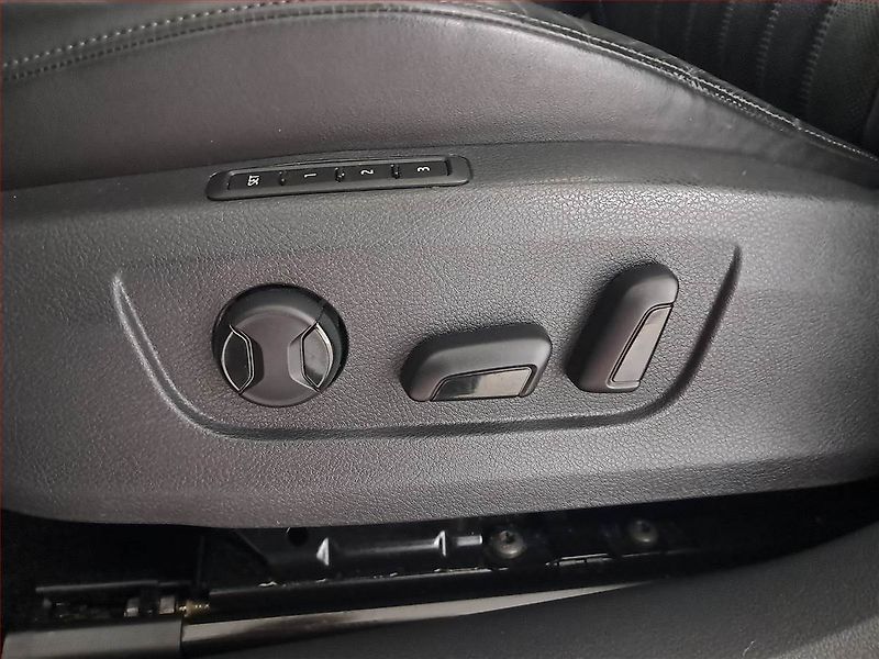 Škoda Superb (2017) Laurin&Klement 2.0 TDI - fotka 18 z 28