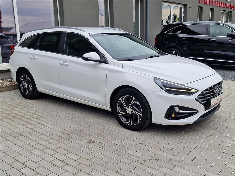 Hyundai i30 1.0 T-GDI Comfort,ČR,1.Maj. - fotka 2 z 49