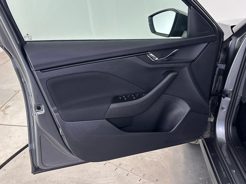 Škoda Kamiq Selection - fotka 13 z 27
