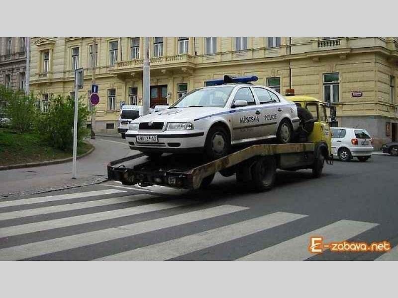 Takhle to vypadá, když mají policisté den blbec.