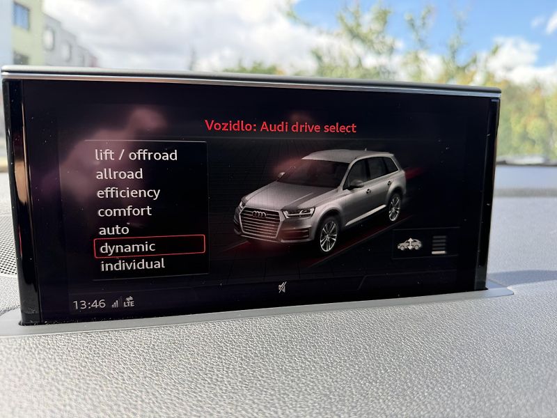 Audi SQ7 (2017) V8 4.0 TDI 320 KW (435 PS) - fotka 22 z 34