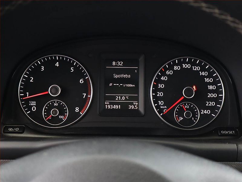 Volkswagen Touran (2012) 1.4 TSI, Tempomat - fotka 9 z 15