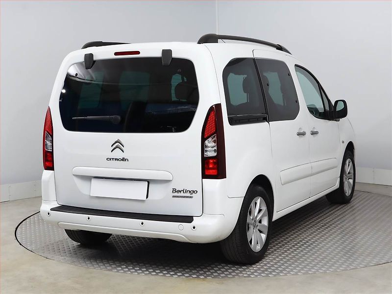 Citroën Berlingo (2016) Feel 1.6 VTi, 5Míst, ČR, 1Maj - fotka 5 z 12