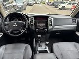 Mitsubishi Pajero 3,2 DI-D  Instyle 4x4+Serviska - náhled 14