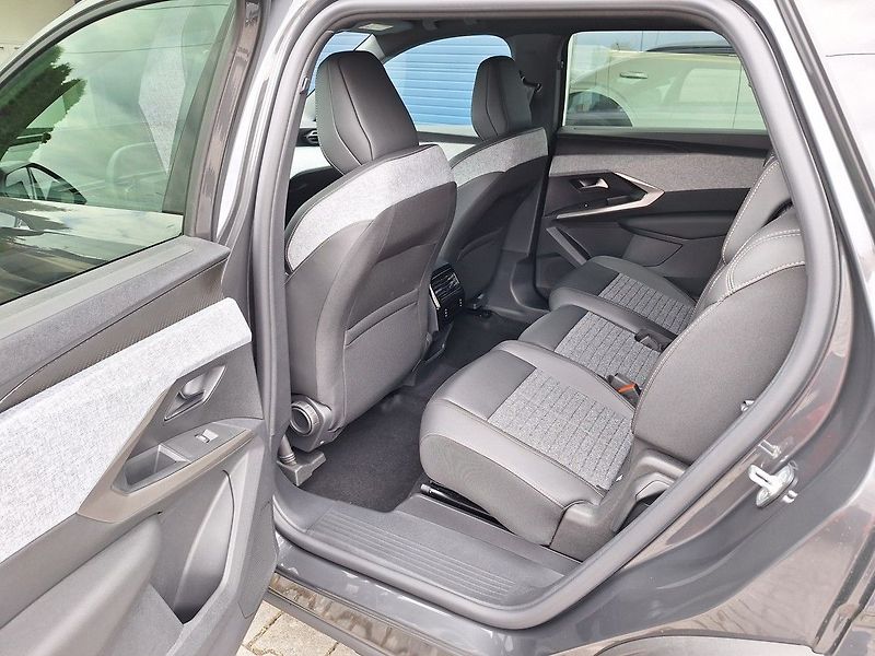 Peugeot 5008 (2026) BUSINESS Hybrid 145 e-DCS6 - fotka 12 z 16