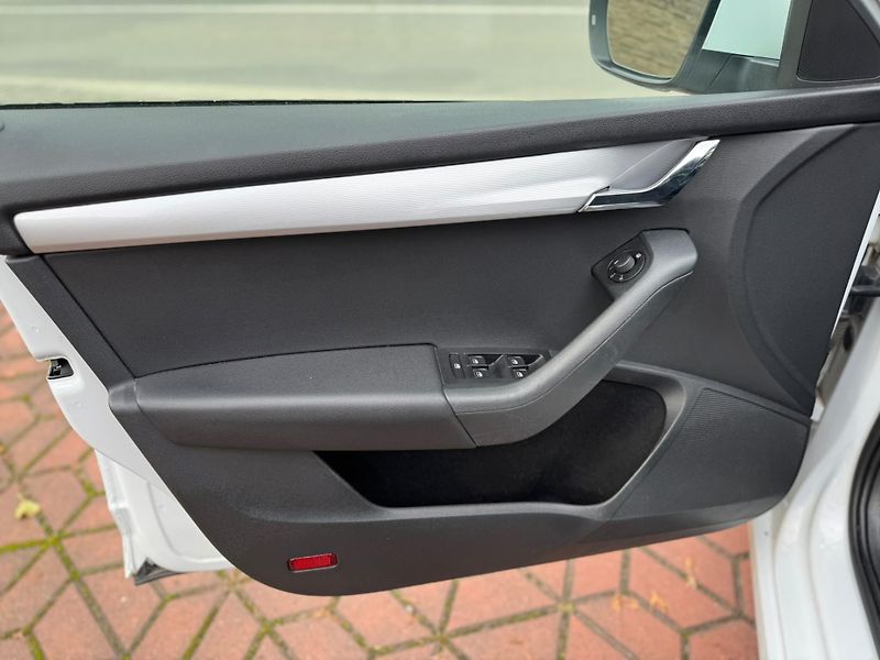 Škoda Octavia 2.0TDi STYLE 1.MAJ DPH ROZVODY - fotka 21 z 24