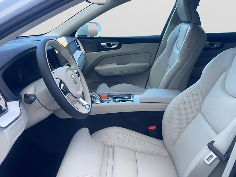 Volvo XC60 (2026) PLUS BRIGHT B5 AWD 360°KAMERA - fotka 9 z 19