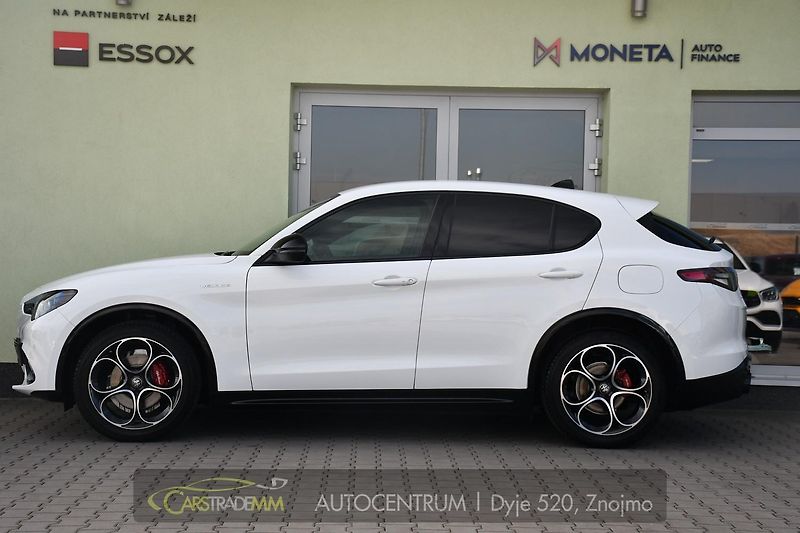 Alfa Romeo Stelvio 2.2 Diesel 16V 154kW Veloce Q4 - fotka 2 z 44