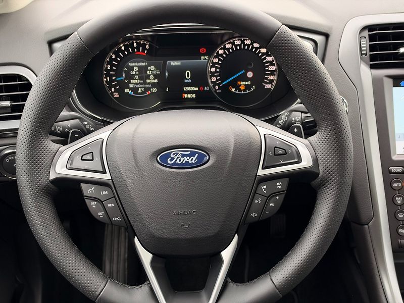 Ford Mondeo (2018) Titanium 2.0TDCi 132kW Automat - fotka 15 z 33