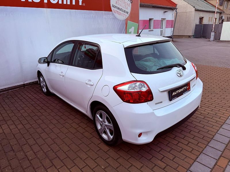 Toyota Auris 1.6 Valvematic, ČR - fotka 8 z 22