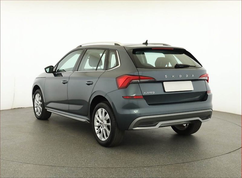 Škoda Kamiq (2021) Style 1.0 TSI, Serv.kniha - fotka 4 z 17