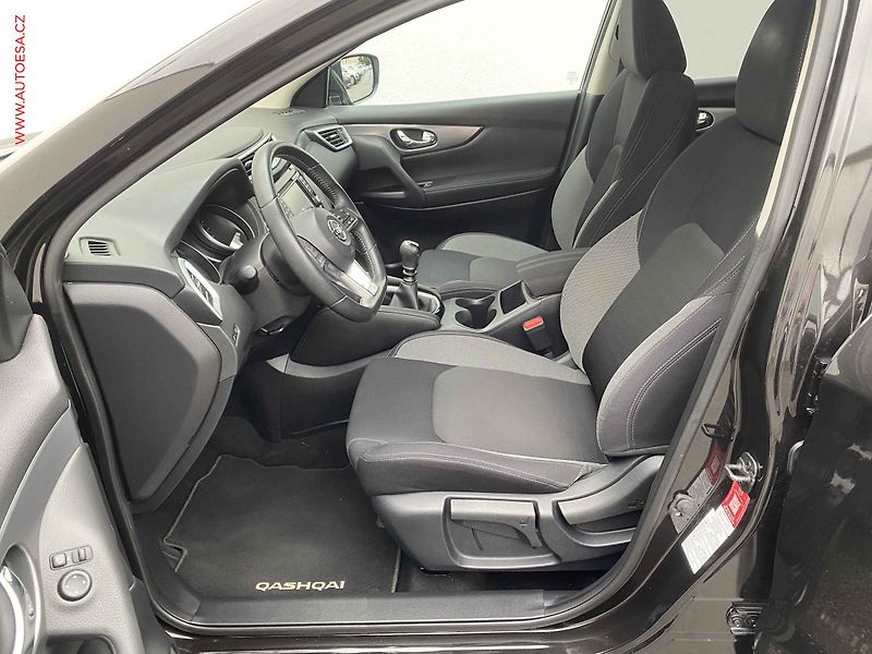 Nissan Qashqai (2018) 1.2 DIG-T, Panor, navi - fotka 9 z 17