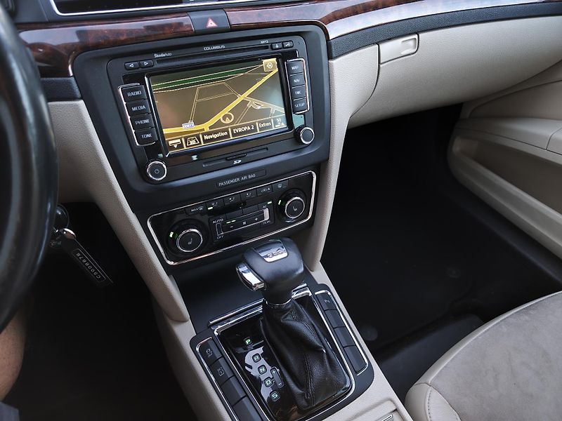 Škoda Superb 2.0TDI 125KW, AUTOMAT, KŮŽE - fotka 18 z 23