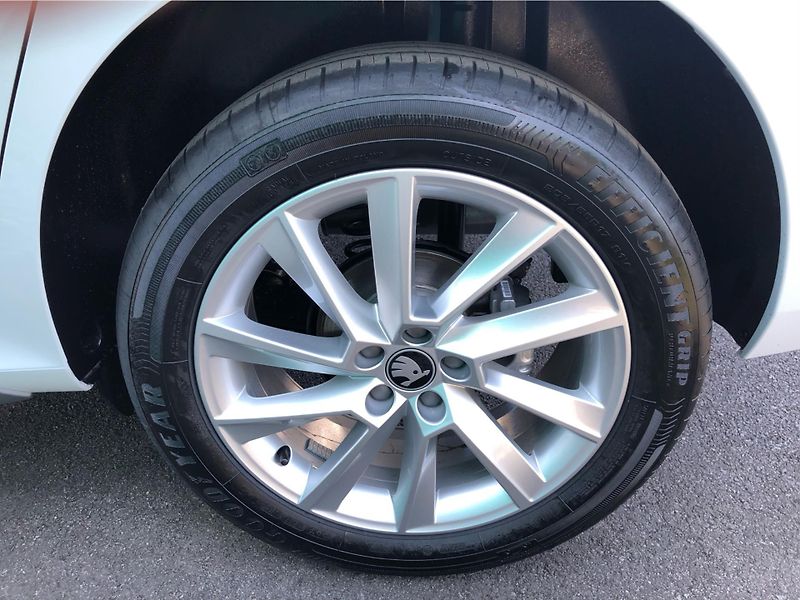 Škoda Kamiq 1,5 TSI - fotka 14 z 29