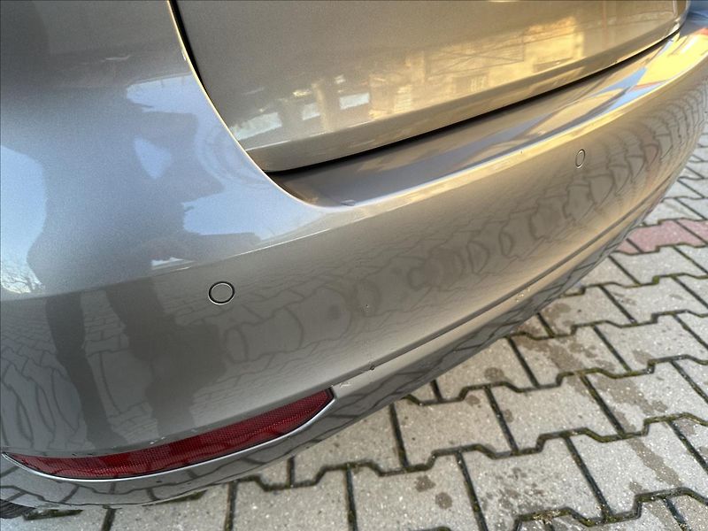 Volkswagen Golf Plus 1,2 TOP stav 1.majitel - fotka 20 z 22