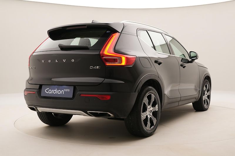 Volvo XC40 D4 AWD INSCRIPTION REZERVACE - fotka 12 z 44