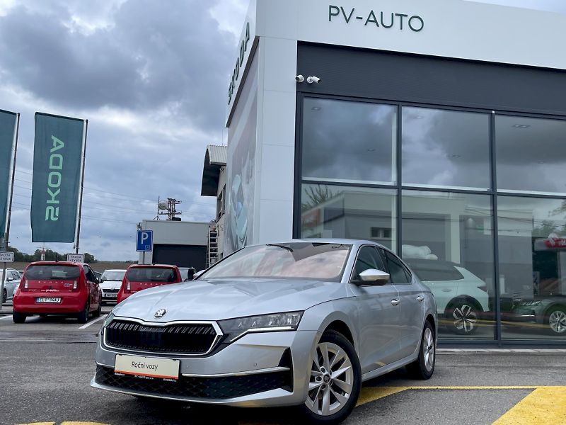 Škoda Octavia (2025) Top Selection 1.5 TSI e-TEC 11 - fotka 35 z 35