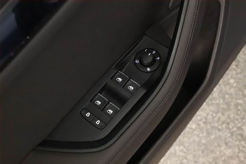 Škoda Superb (2020) Laurin&Klement iV 1.4 TSI PHEV - fotka 19 z 20