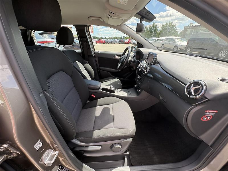 Mercedes-Benz Třídy B 1,6 200i 115kW AT,Výhřev,Kamer - fotka 28 z 37