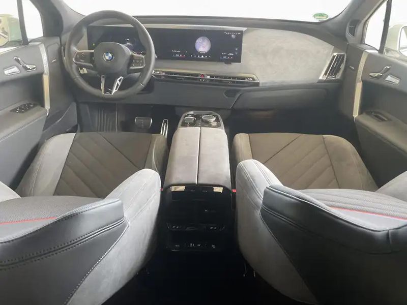 BMW iX xDrive45 M-Sport HuD H/K Taž - fotka 9 z 10