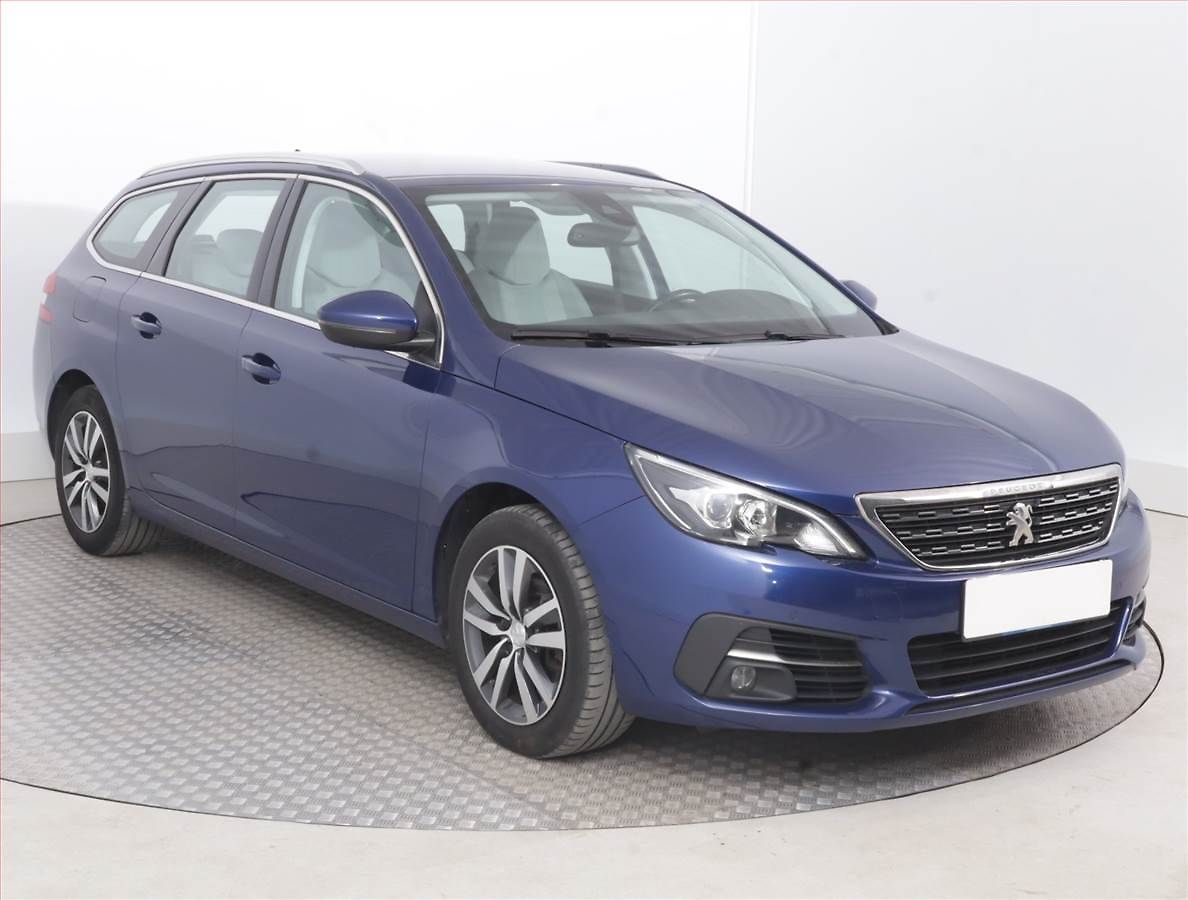 Peugeot 308 Allure 1.5 BlueHDi, Serv.kniha