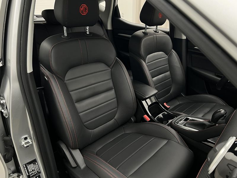 MG ZS 1.0T EXCLUSIVE AUT CZ  - fotka 17 z 37