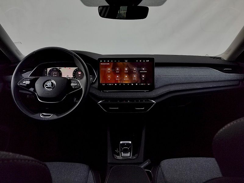 Škoda Octavia (2024) Top Selection 1,5 Tsi 110 kw D - fotka 5 z 37