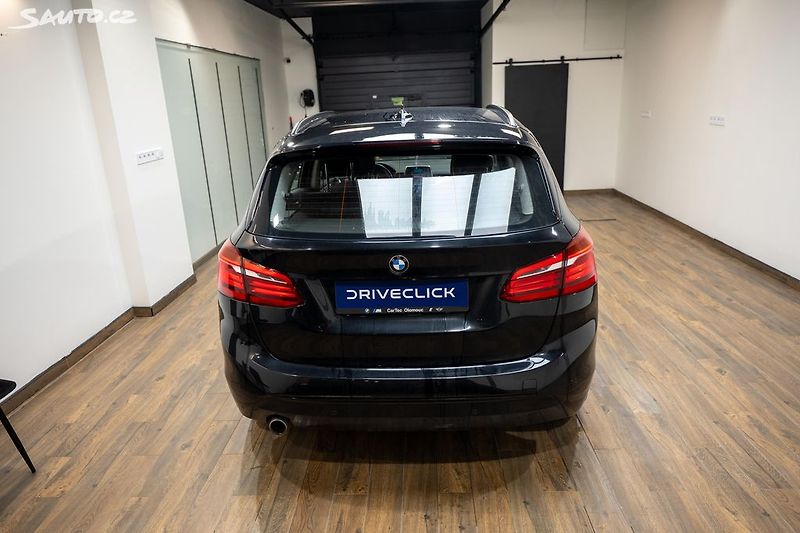 BMW Řada 2 216d Active Tourer - fotka 5 z 32