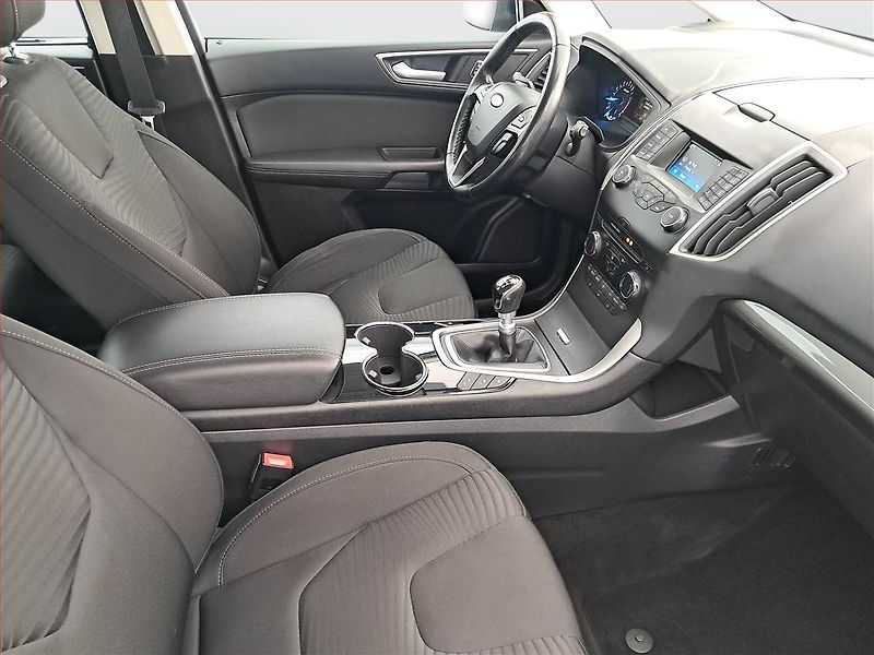Ford S-MAX (2018) 1.5 EcoBoost, 7 míst, Tempomat - fotka 9 z 16