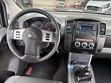 Nissan Navara 2,5 dCi 140kW,Hardtop,po servi - náhled 12