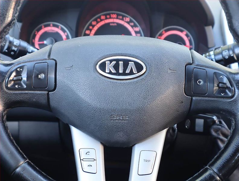 Kia Ceed (2010) 1.4 CVVT, Serv.kniha, nová STK - fotka 15 z 15