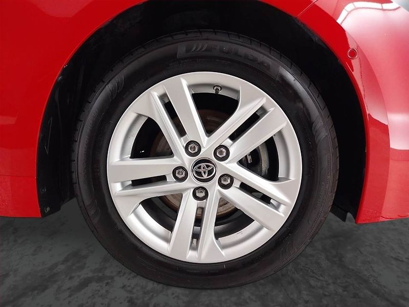 Toyota Corolla (2022) Comfort 1.8 Hybrid - fotka 15 z 19