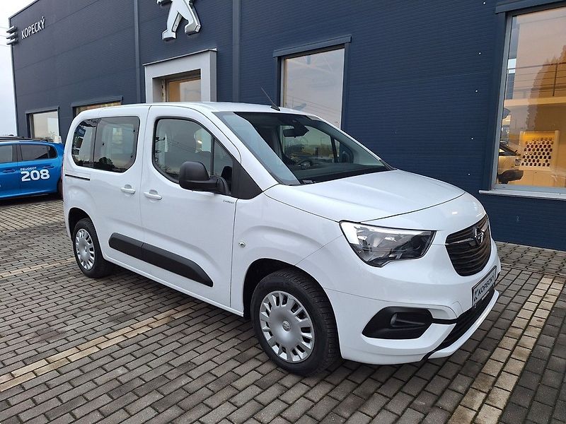 Opel Combo (2023) 1,5 BHDi M6 - fotka 5 z 16