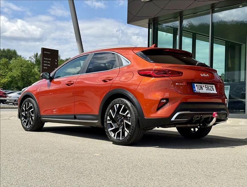 Kia XCeed 1,5 T-GDI DCT  Top Tažné - fotka 2 z 25