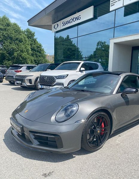 Porsche 911 (2024) Carrera 4 GTS Panorama - fotka 4 z 32