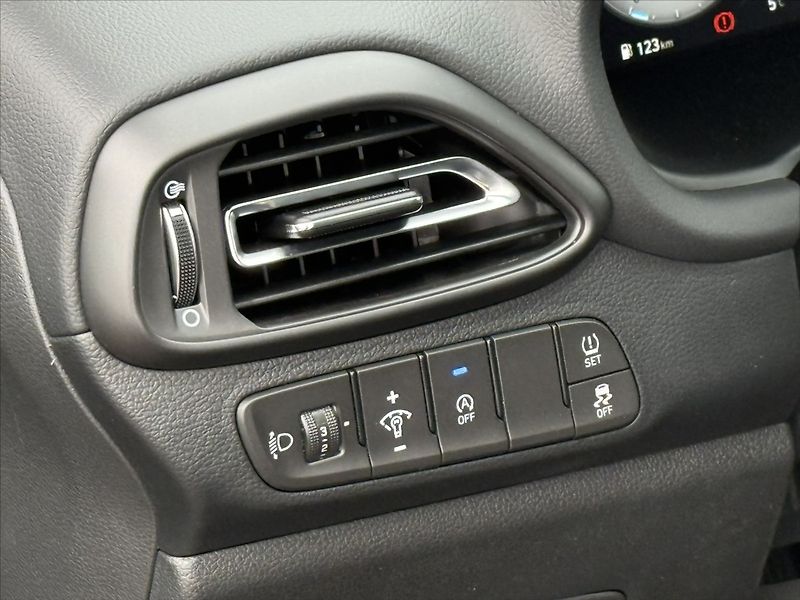 Hyundai i30 1,6 T-GDI 110kW DCT Go Czech - fotka 9 z 23