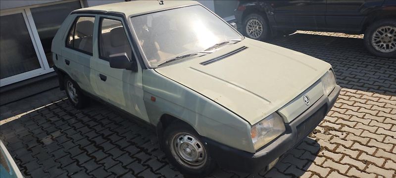 Škoda Favorit 1,3 ECO UHRAZENO 1.MAJITEL  13 - fotka 3 z 9