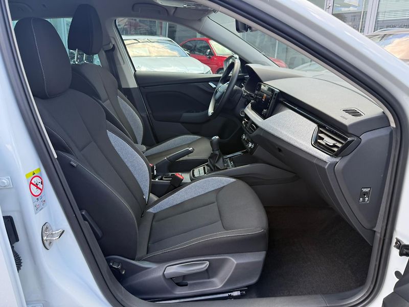 Škoda Scala Selection 1.0 TSI 85kW - fotka 9 z 25